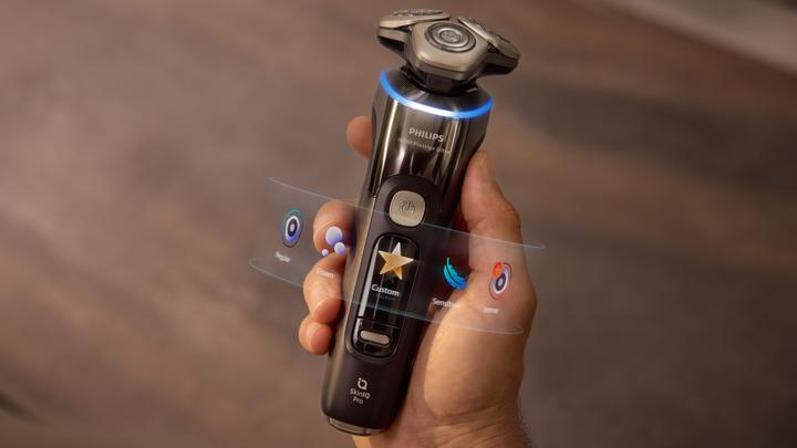 Actual product image Philips i9000 Prestige Ultra XP9405/31 Wet & Dry Electric Shaver with SkinIQ Pro