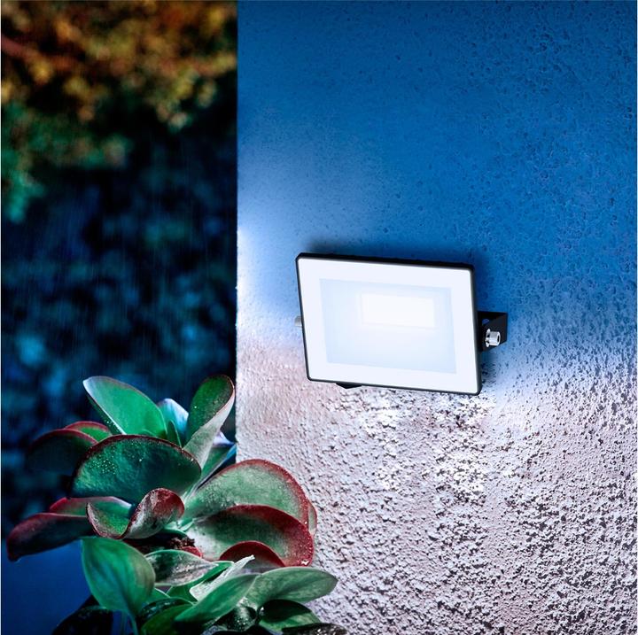 Immagine prodotto Philips Outdoor Flutlicht Lois (950 lm, IP65)