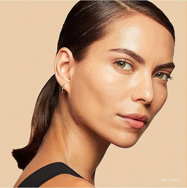 Immagine prodotto Bobbi Brown Vitamin Enrichie Skint Tint Protezione solare Fattore 15 Medio 2 (Media 2)