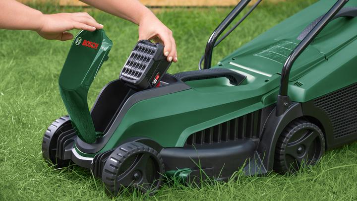 Image du produit Bosch Home & Garden EasyMower 18V-32-200 (1x4,0Ah) + EasyGrassCut 18V-26 (Baretool) (Fonctionnement sur batterie)