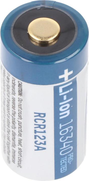 Actual product image Fenix Battery CR123 A 4 pieces and LCD fast charger (4 pcs., CR123A, 760 mAh, Rechargeable battery)