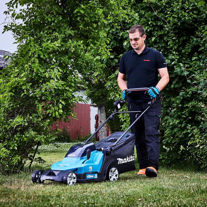 Actual product image Makita DLM432PT2 Cordless lawn mower 2X18V, 43cm, 2X5.0Ah Li-Ion DC18RD, 3 (Rechargeable battery operated)