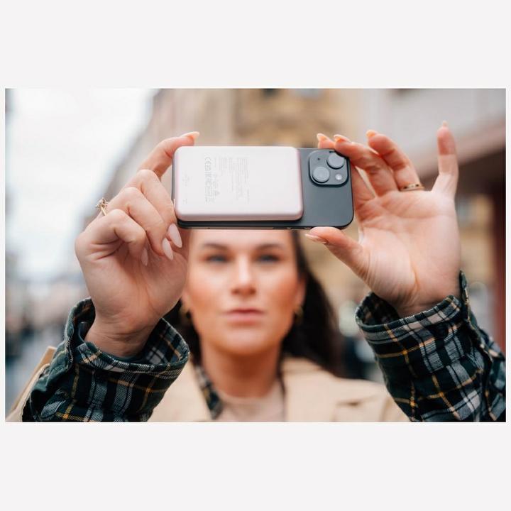 Immagine prodotto Verbatim Charge 'n' Go Magnetic Wireless Powerbank 10.000mAh rosa (10000 mAh, 20 W, 37000 Wh)