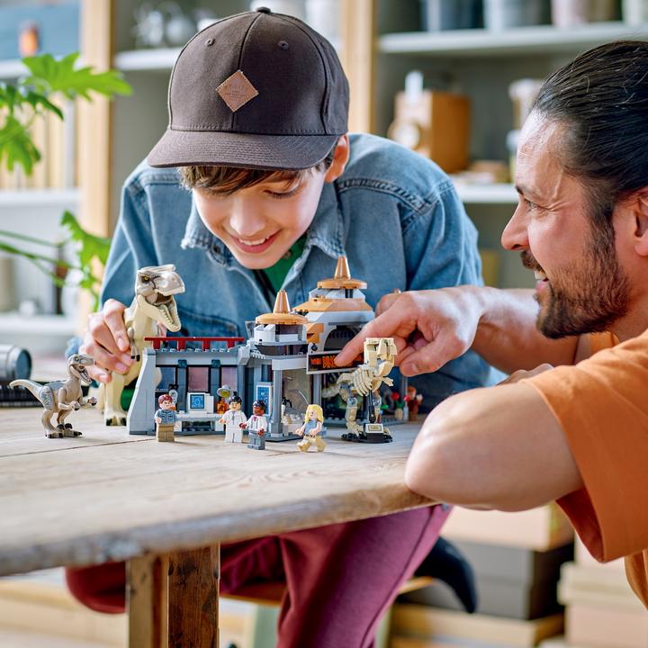 Immagine prodotto LEGO L'attacco del T. rex e del rapace al centro visitatori (76961, LEGO Jurassic World)