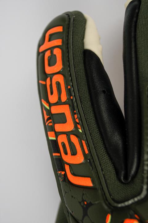 Actual product image Reusch Attrakt SpeedBump (8)
