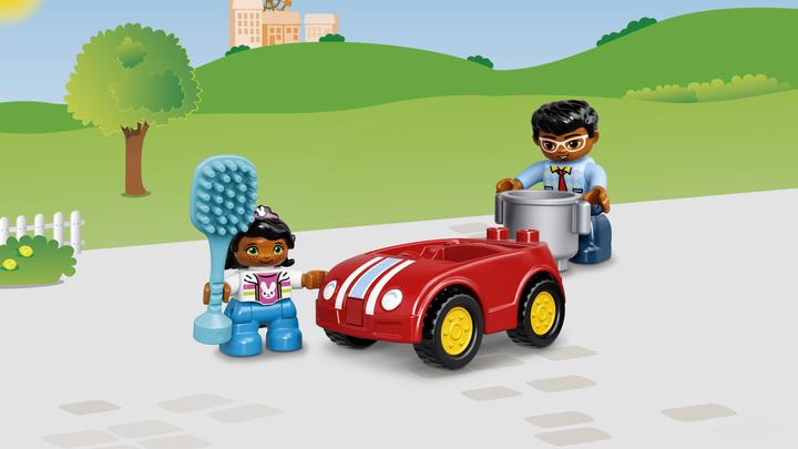 Actual product image LEGO family house (10835)