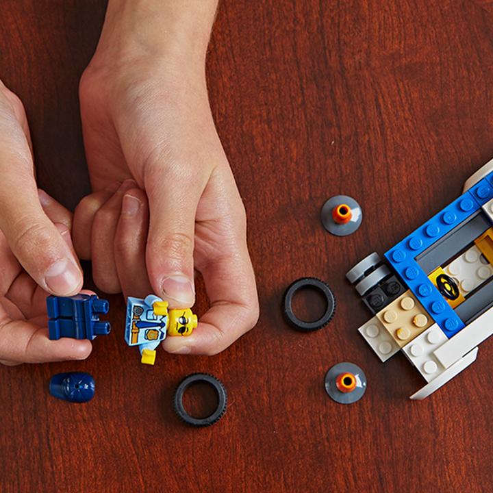 Actual product image LEGO patrol car (60239, LEGO City)