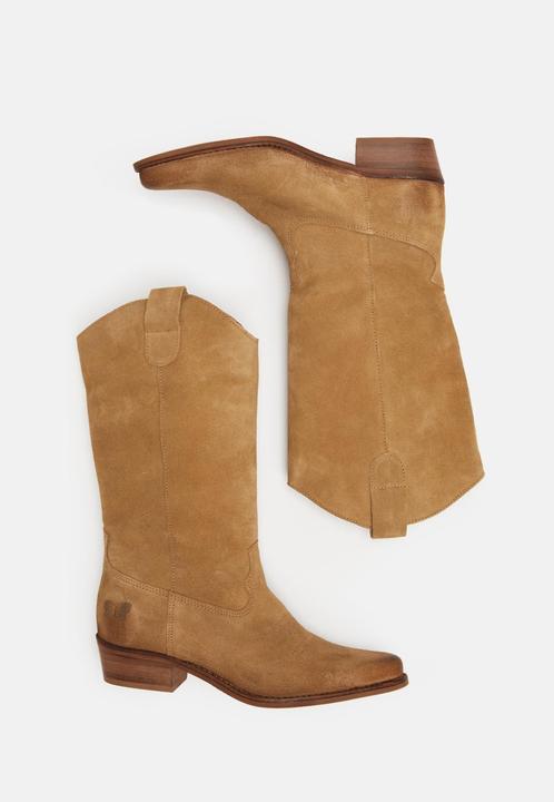 Felmini GERBERA 7962 ist ein bemerkenswerter Cowboystiefel mit mittlerer Wade, der rustikalen Charme und raf