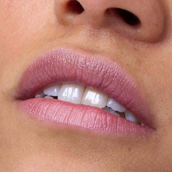 Produktbild dm alverde Lippenstift Color & Care Berry 04 (04 Berry)