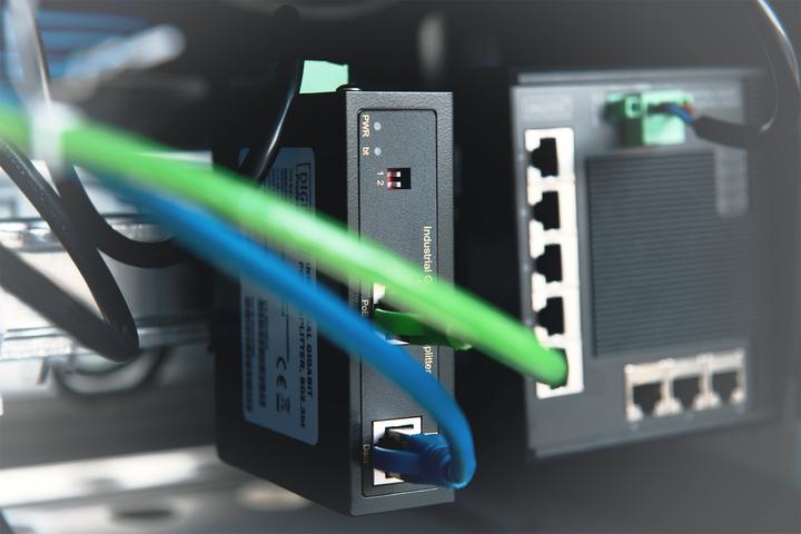 Produktbild Digitus Industrieller Gigabit PoE++ Splitter 802.3bt (1 Ports)