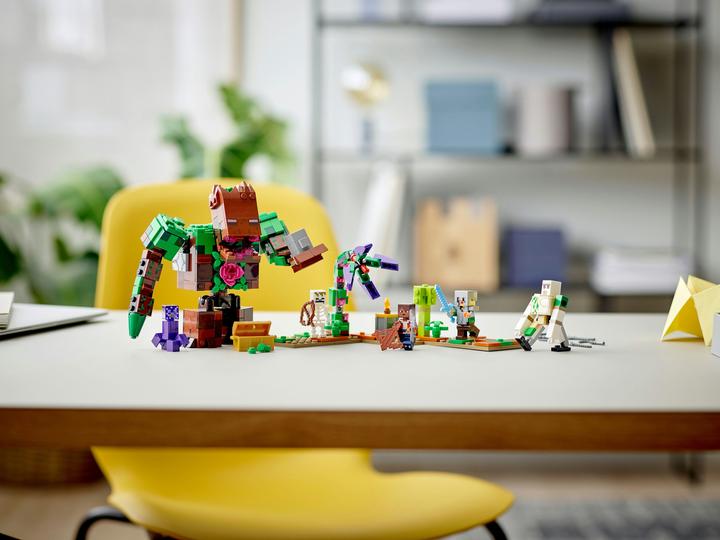 Actual product image LEGO Minecraft 21176 The Jungle Mayhem (21176, LEGO Minecraft)