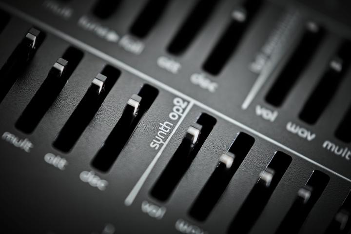 Actual product image Twisted Electrons BlastBeats