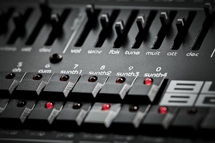 Actual product image Twisted Electrons BlastBeats