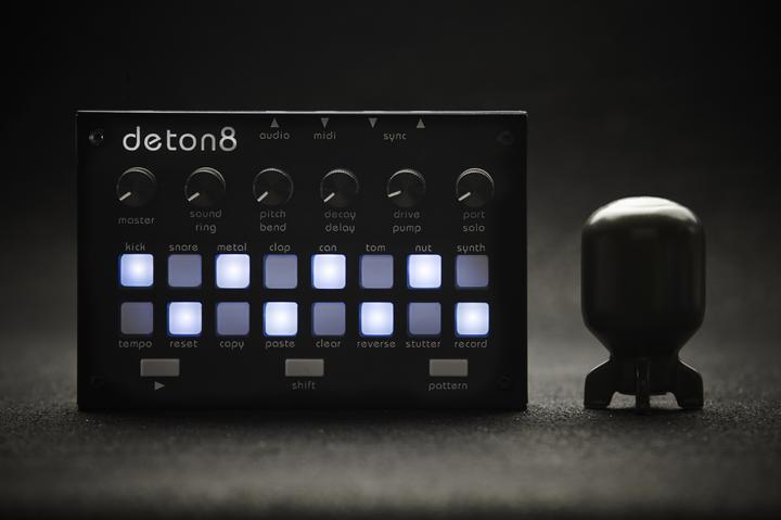 Immagine prodotto Twisted Electrons deton8