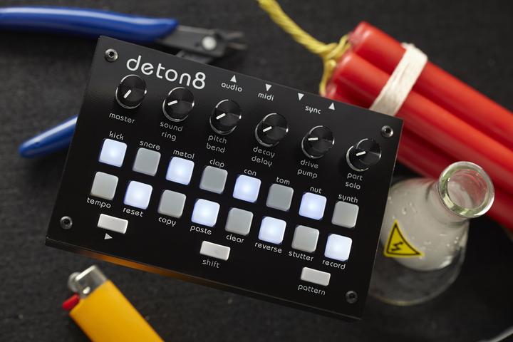 Immagine prodotto Twisted Electrons deton8