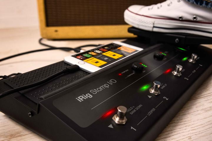 Productafbeelding IK Multimedia iRig Stomp I/O + AmpliTube 5 Bundel (USB)