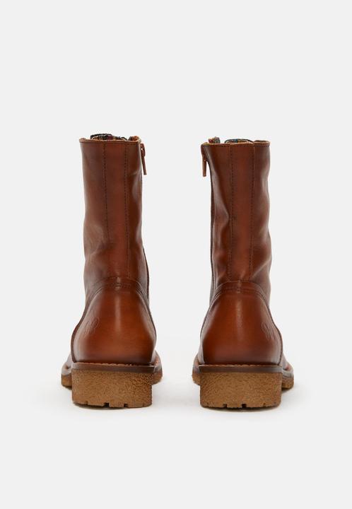 Actual product image Felmini CASTER B501, the timeless lace-up boot from, is characterised by an elegant combination of a (42)