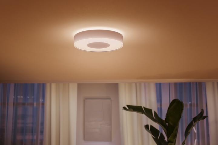 Produktbild Philips Hue White & Color Ambiance Infuse (2400 lm)