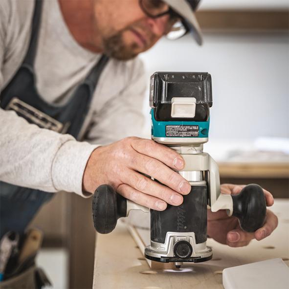Image du produit Makita Défonceuse à une main / défonceuse de bord