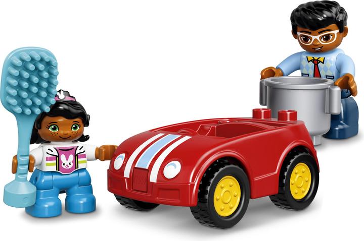 Actual product image LEGO family house (10835)