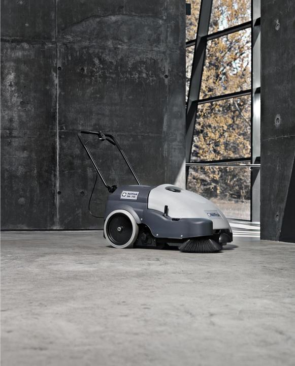 Actual product image Nilfisk SW750 battery sweeper
