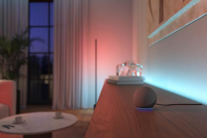 Actual product image Philips Hue Gradient Ambiance Erweiterung (Multicoloured, 100 cm, Indoor)