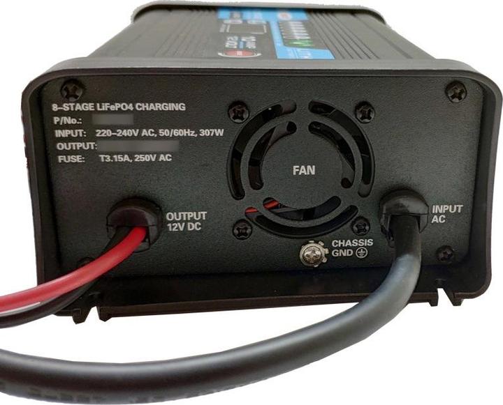 Produktbild Paco LBC1210 10A/12V LiFePO4 Batterieladegerät (12V, 10 A)