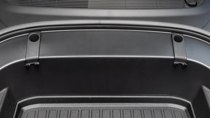 Actual product image Made4EV Taschenhaken für den Frunk des Tesla Model 3