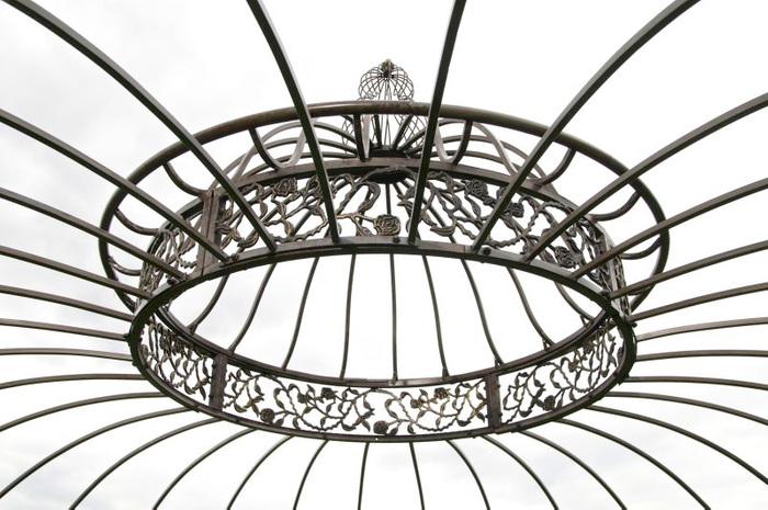 Immagine prodotto Swisshandel24 Gazebo di lusso Romantic rotondo 350 cm bronzo (350 cm, 350 cm)
