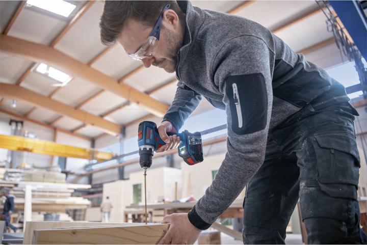 Produktbild Bosch Professional Akku-Bohrschrauber GSR 18V-90 C (2x4.0Ah ProCore, GAL 18V-40, L) (Akkubetrieb)