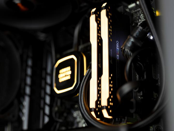 Actual product image Joule Performance eSports RTX4090 I9 (Intel Core i9-13900K, 32 GB, 2000 GB, GeForce RTX 4090)