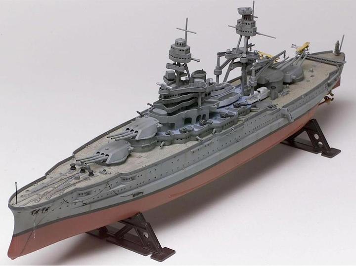 Produktbild Revell USS Arizona Battleship