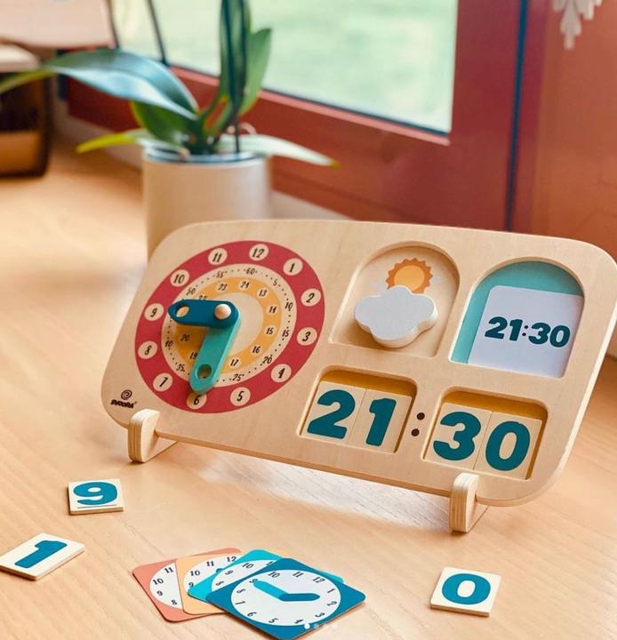 Actual product image Svoora Montessori wooden learning clock