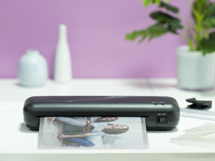 Actual product image Hama Laminator Basic 4in1 Set DIN A4/230 (80 - 125 µm, A4)