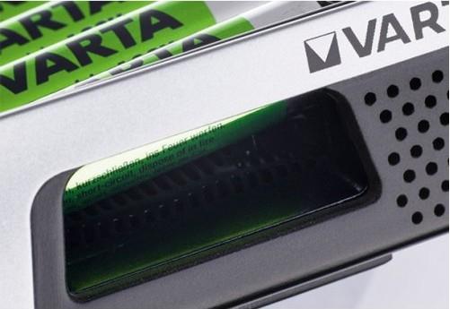 Immagine prodotto Varta LCD Ultra Fast Charger (1 pz., AA, AAA, 2400 mAh, Batteria + Caricabatterie)
