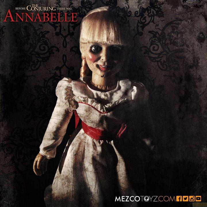 Image du produit Mezco Toys The Conjuring - La Menace : Réplique d'Annabelle