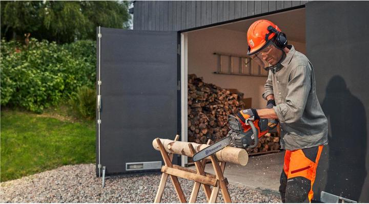 Actual product image Husqvarna 225i Kit (Battery chain saw)