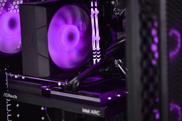 Image du produit Actina 5901443339281 PC Midi Tower AMD Ryzen™ 5 5600 DDR4-SDRAM SSD AMD Radeon RX 7700 XT Noir (AMD Ryzen 5 5600, 32 Go, 1000 Go, Radeon RX 7700 XT)
