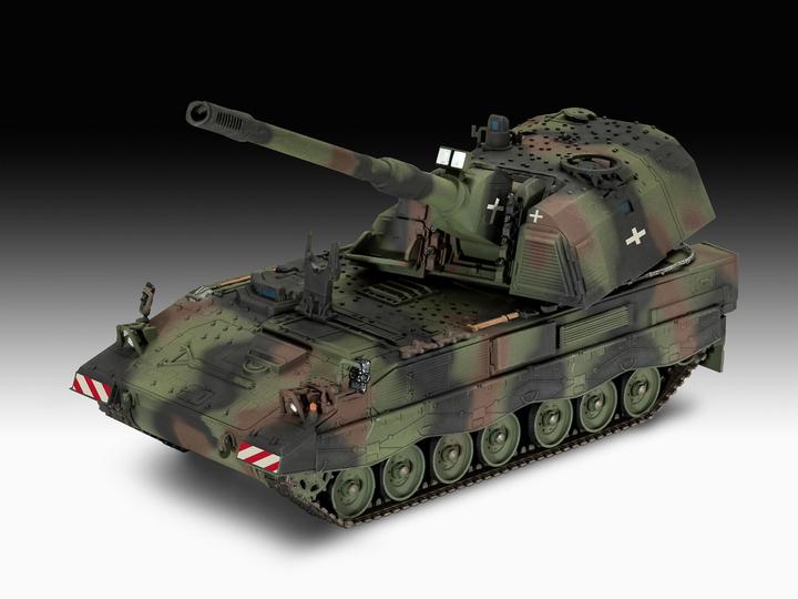 Actual product image Revell Tank howitzer 2000