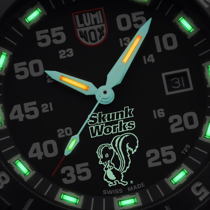 Produktbild Luminox F117 x SKUNK WORKS HERITAGE 6440H SERIES (Fliegeruhr, 44 mm)