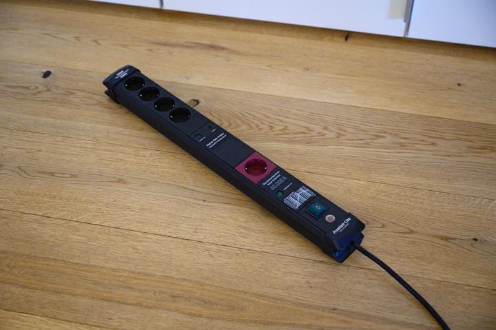 Produktbild Brennenstuhl Premium-Line 5-fach Steckdosenleiste mit Überspannungsschutz 61,0 cm schwarz (5 x, CEE 7/5, 3 m)