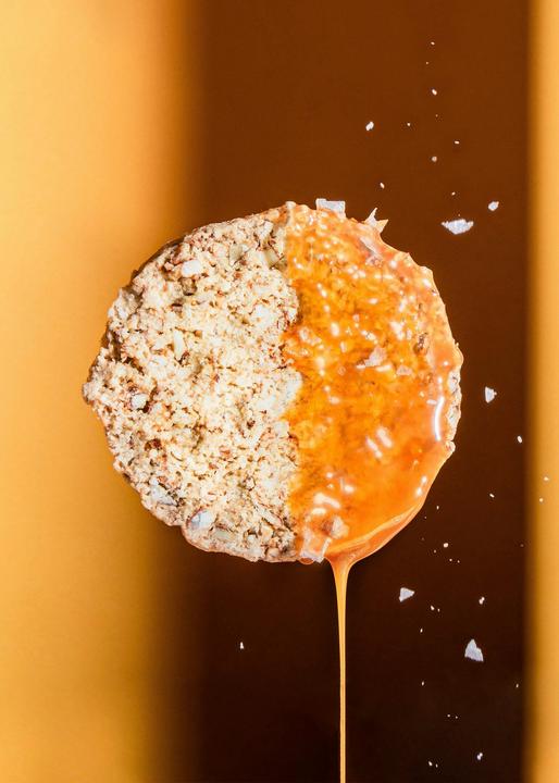 Actual product image KoRo Organic biscuit with salted caramel and almonds (1 pcs., 600 g)