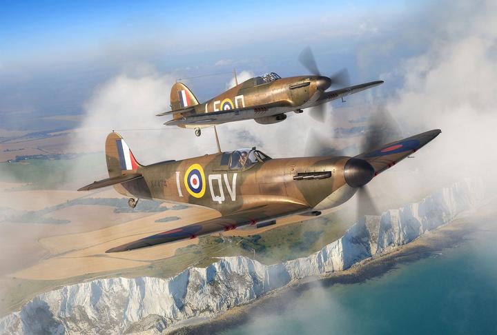 Actual product image Revell Supermarine Spitfire Mk.Ia & Hawker Hurricane Mk.I