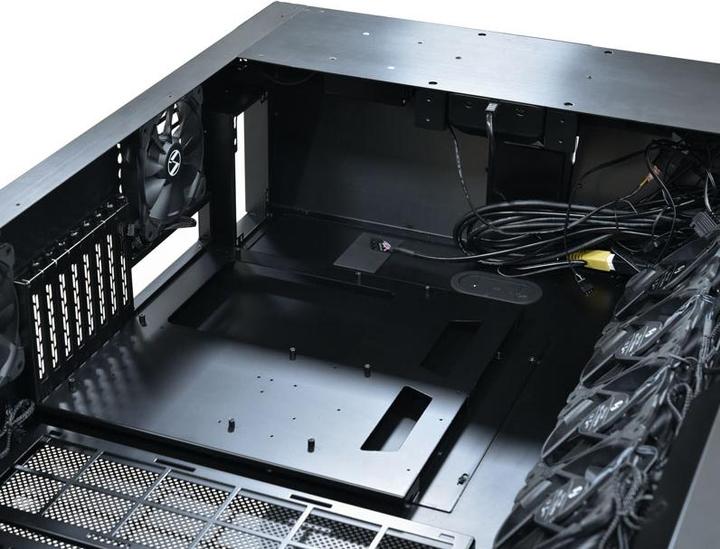 Produktbild Lian-Li DK-05F (ATX, mATX, Mini-ITX, E-ATX)