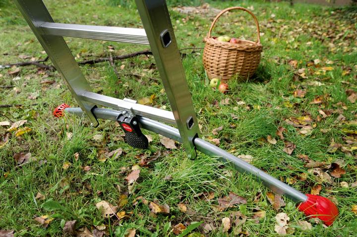 Actual product image Hailo S100 ProfiLOT, aluminium combination ladder 3-section, 3x12 rungs (Stepladder, 48 cm)