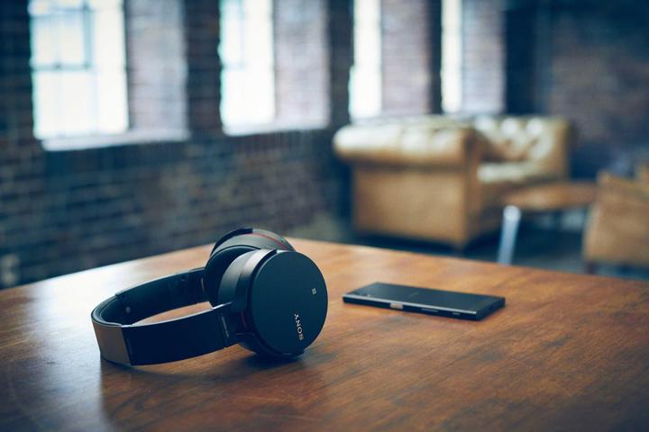 Produktbild Sony Mdr-Xb950b1 (18 h, Kabelgebunden)