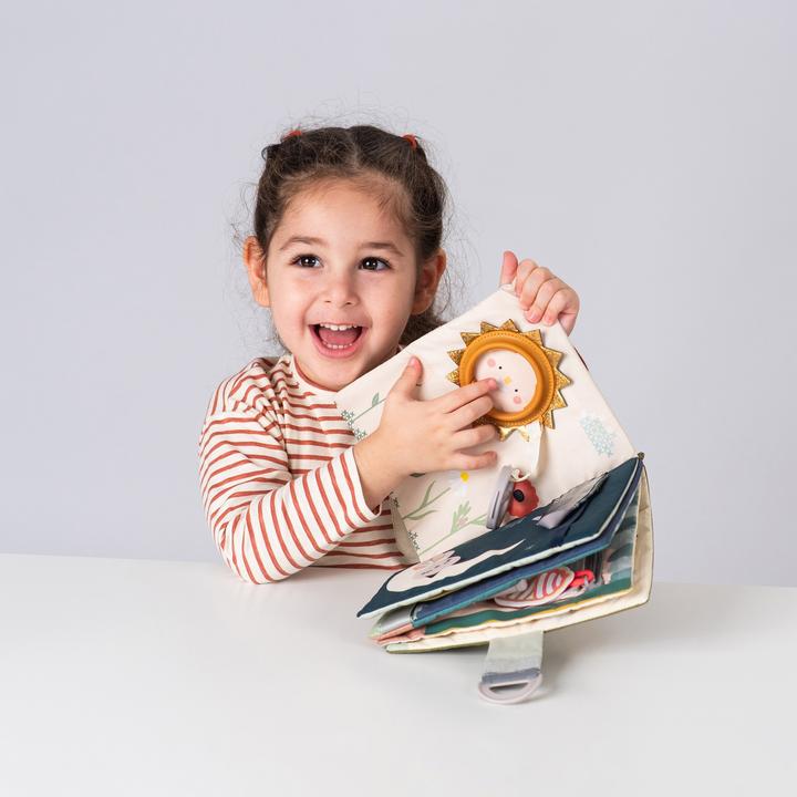 Actual product image Taf Toys Aktivitätenbuch Fantasy (German, French, Italian, English, Swiss German)