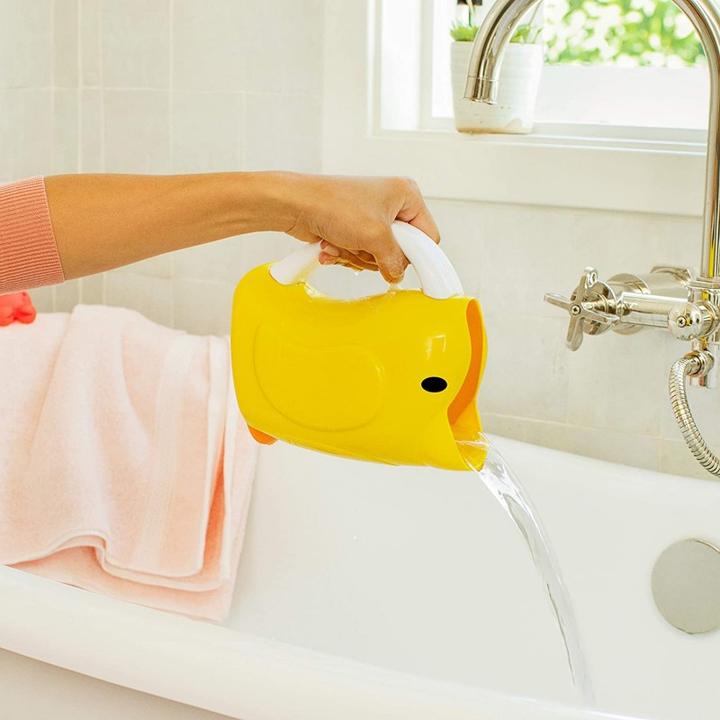 Produktbild Munchkin Shampoo Ausspülhilfe mit weichem Rand