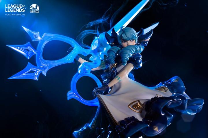 Image du produit Infinity Studios League of Legends "The Hallowed Seamstress - Gwen" Statue 1/6
