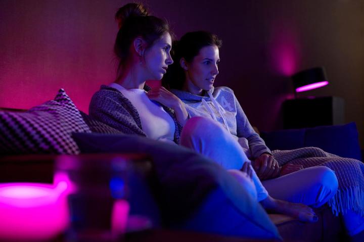 Immagine prodotto Philips Tonalità di bianco e colore Espansione dell'ambiente (E14, 6.50 W, 470 lm, 1 x, G)